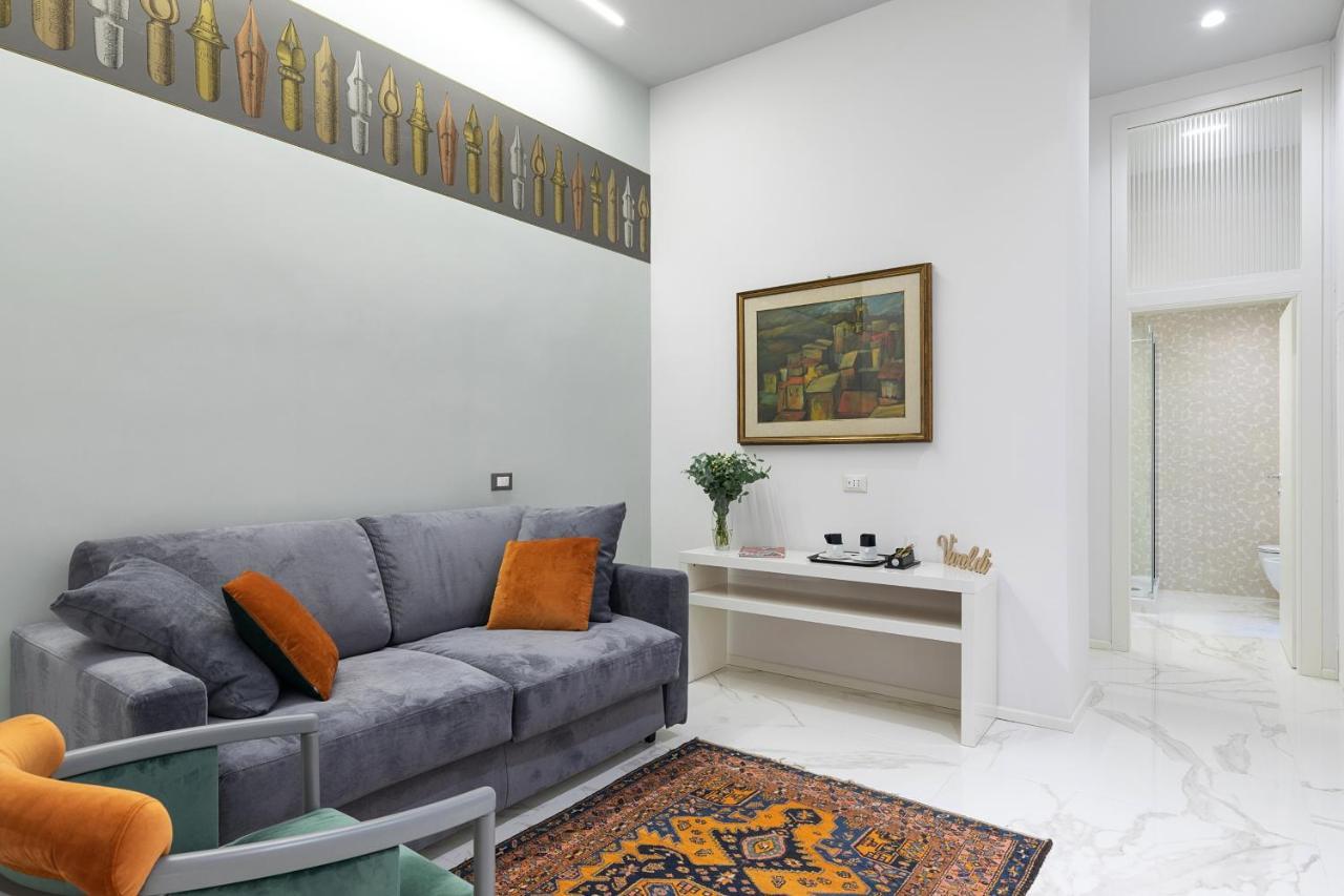 Cavour Suites Guest House Рим Екстериор снимка