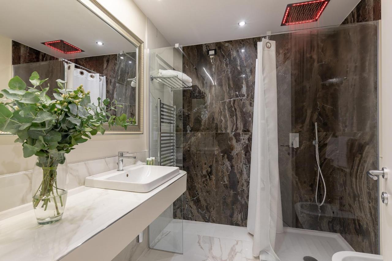 Cavour Suites Guest House Рим Екстериор снимка
