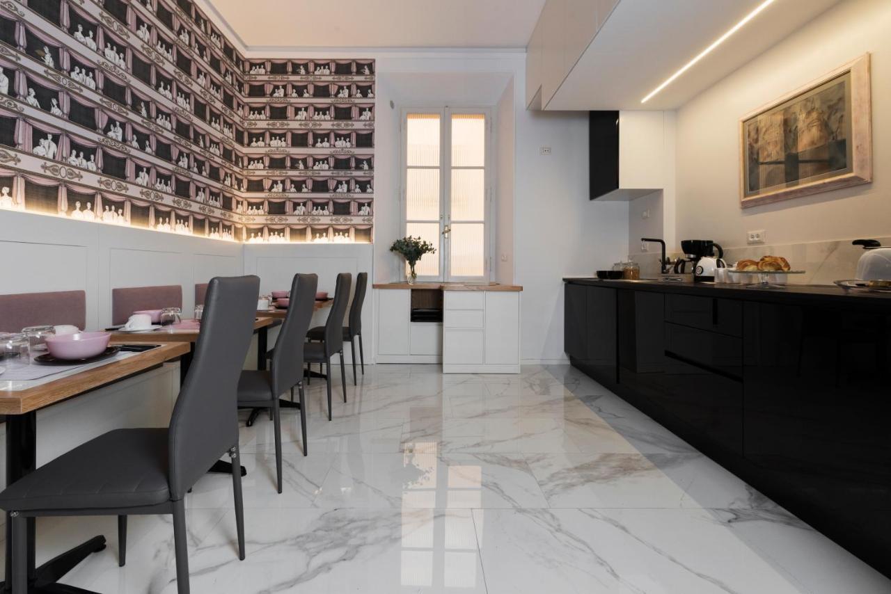 Cavour Suites Guest House Рим Екстериор снимка