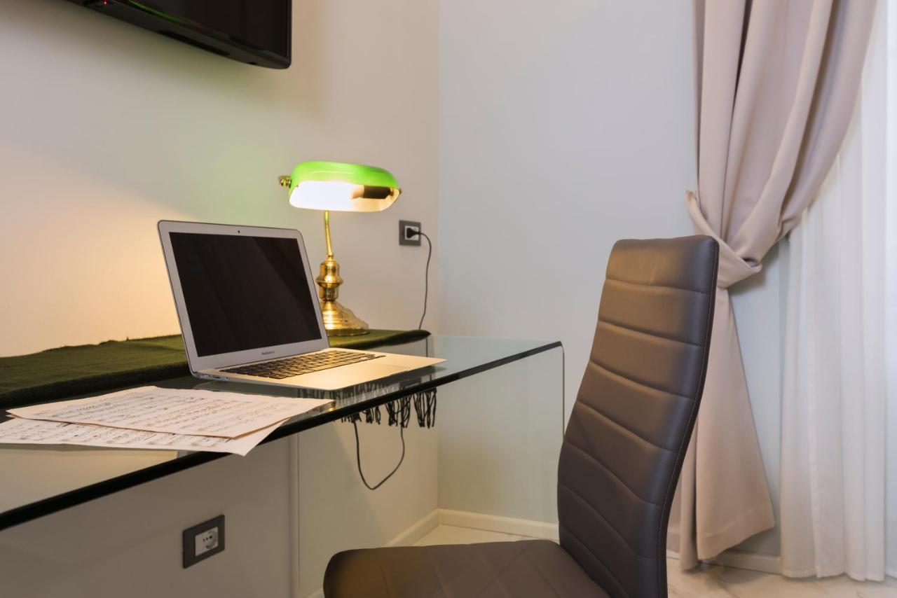 Cavour Suites Guest House Рим Екстериор снимка