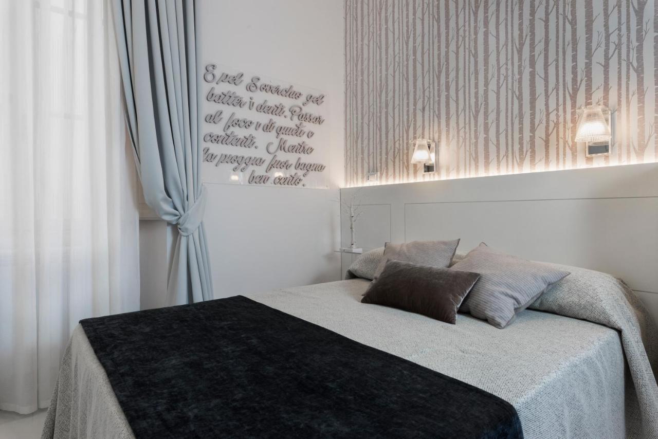Cavour Suites Guest House Рим Екстериор снимка