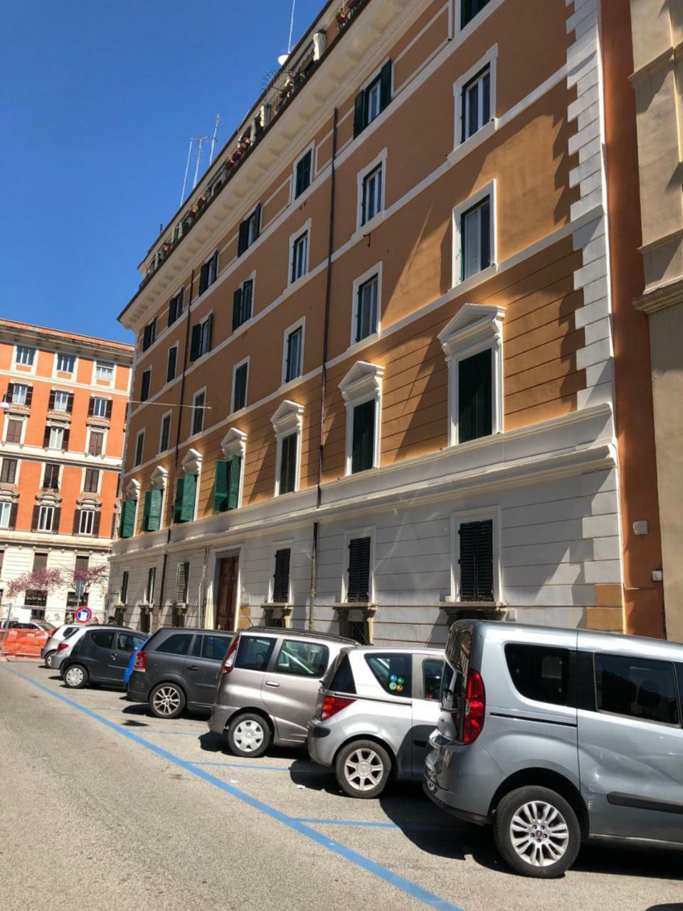 Cavour Suites Guest House Рим Екстериор снимка